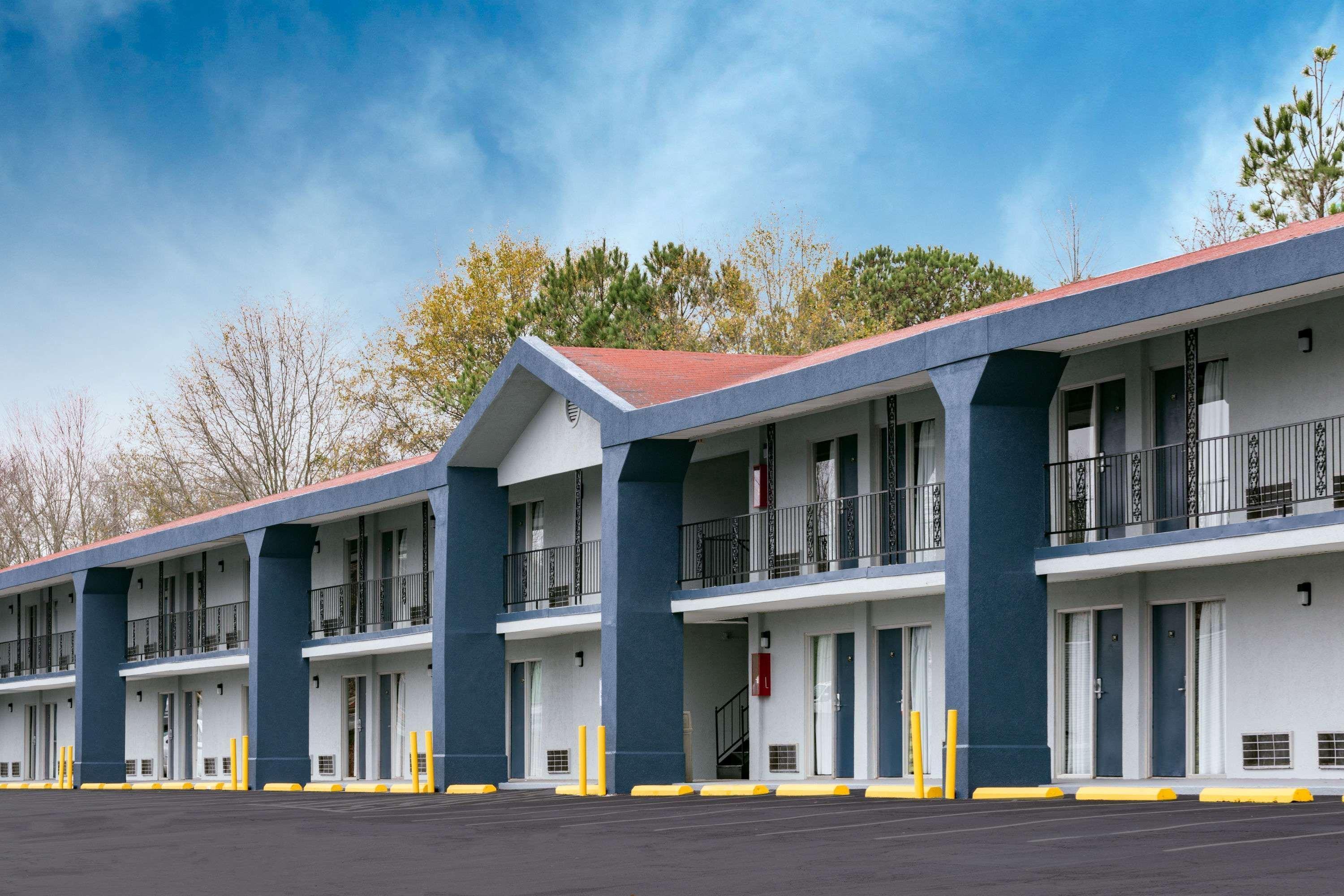 Motel Super 8 By Wyndham Locust Grove Extérieur photo